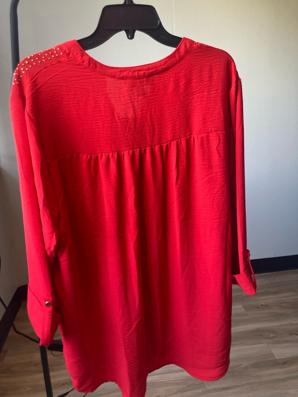 Cocomo button down shirt red with gold metallic embellishments 2X - Picture 7 of 17